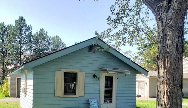 Rustic Lakeside Vacation Rental with Beach Access in Vermilion, Ohio