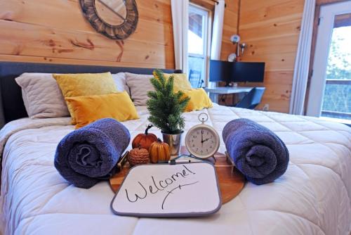 Rustic Moose- Hot Tub, Pets OK, Pool Table, Wifi, Views-Close to Ocoee River