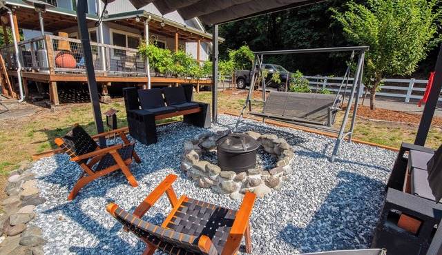 Scenic Views! Riverfront Kalama Home, Pets Welcome