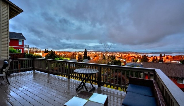 Seattle View Skyline and Water Modern 4BD 3BA