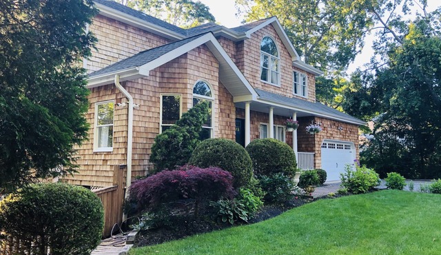 Secluded Summer Getaway - Heated Pool, Private Driveway