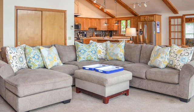 Seneca Lake Effect: "Experience luxurious lake life"