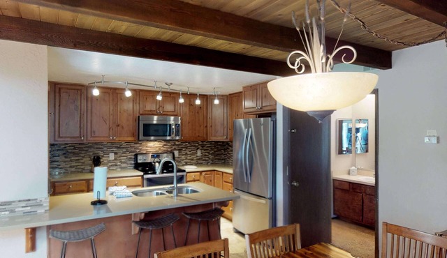 Serene Sunriver Lodge with Access to The Cove