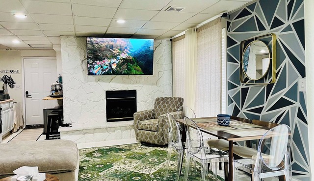 Serenity Haven: Cozy 2-Bedroom Home with Spacious Living & Big Backyard