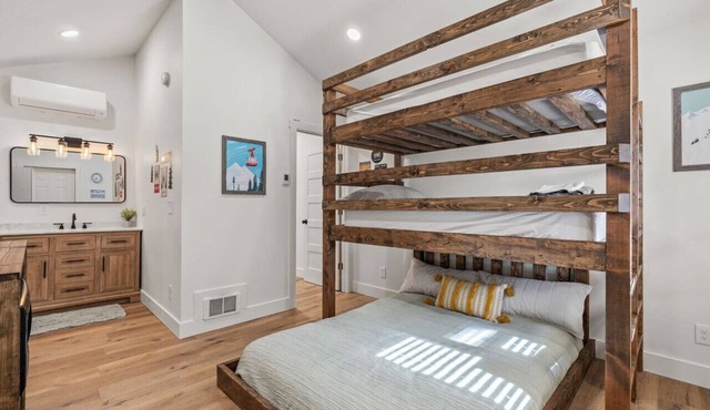 Ski Mini Cabin w/AC, Fire Pit & BBQ!