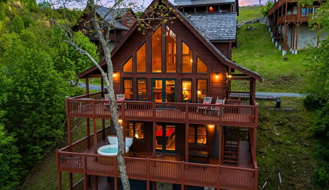 Skylands by Carolina Mornings | Hot Tub + Biltmore Pass 8 mins to Hatley Pointe