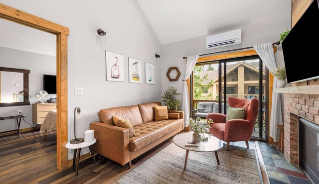 SnowPine Condo, Sleeps 8, Patio, A/C