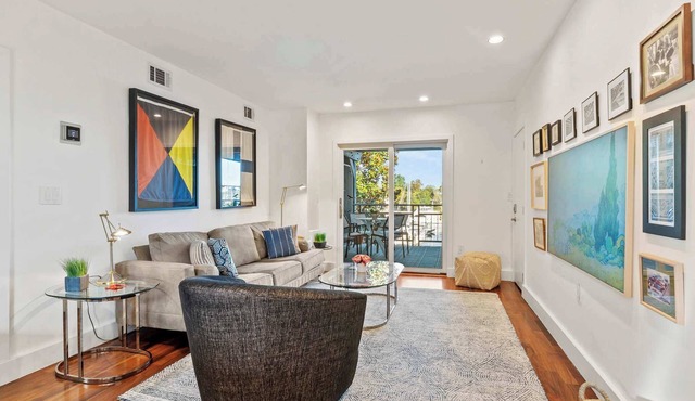 Spa Creek Waterfront | Pool & Parking