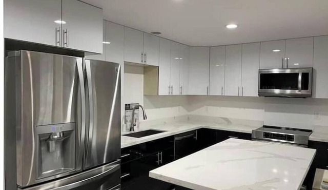 Spacious 2 Bedroom /2 Bathroom Basement unitnn