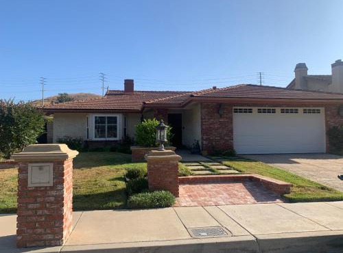 Spacious 3 bedrooms 1 bath Jacuzzi BBQ SINGLE HOUSE