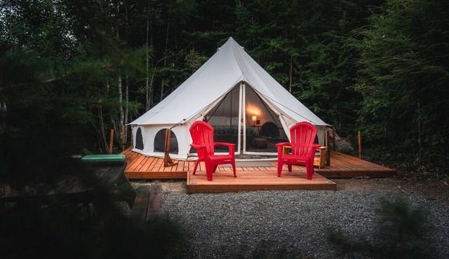Spacious Bell Tent with Private Deck & Forest Access near Carson, Washington