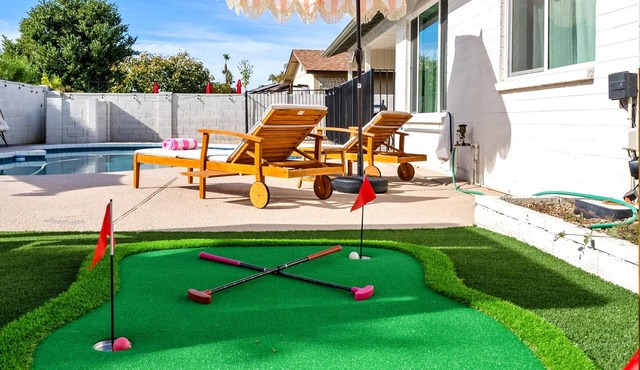Spacious Boho Paradise + Heated Pool & Hot Tub + Family Friendly + Pool & Arcade