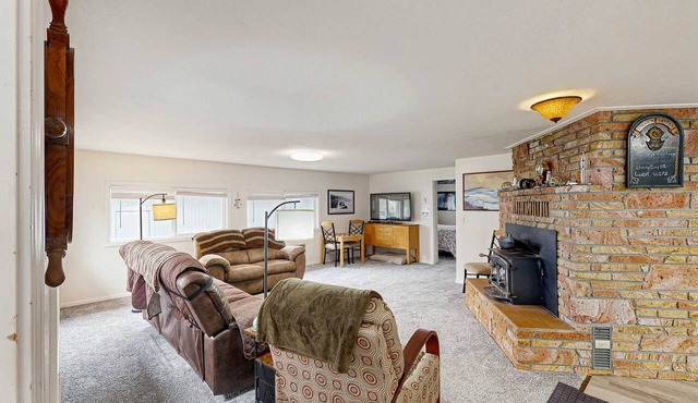 Spacious & comfortable home close to the Harbor, Sand Dunes, beaches, & parks