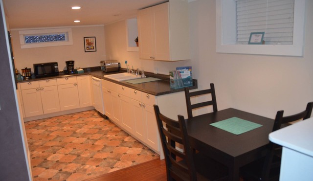 Spacious Family-Friendly Phinney Flat Near Zoo