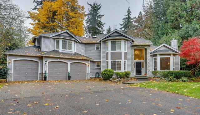 Spacious Group Getaway in Snohomish!