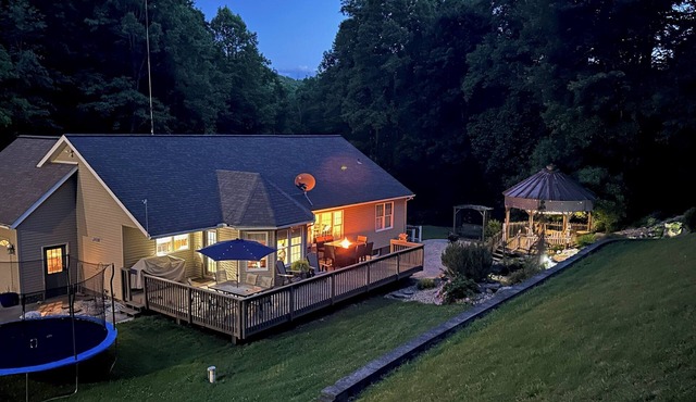 Spacious home! Large deck, patio, waterfalls, koi pond, hot tub & massage chair!