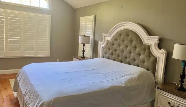 Spacious Luxe 5-bedroom house with beautiful resort backyard