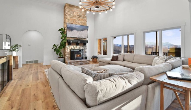 Spacious Luxury Heber House