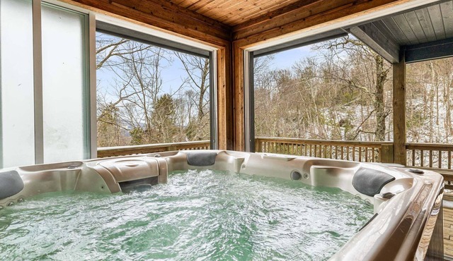 Spacious Mountain Lodge w/Hot Tub, Sauna, Theater & Game Room Near Banner Elk