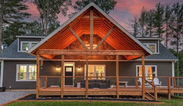 Spacious Mountain Retreat! Hot Tub, Game Room, Near Asheville