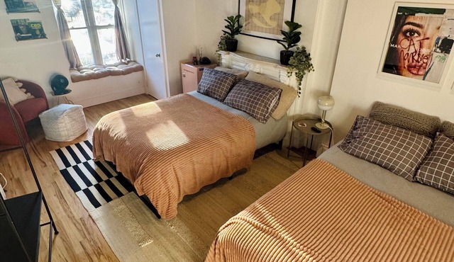 Spacious Private Bushwick Bedroom - Close to Subways,Manhattan & Pet-Friendly!