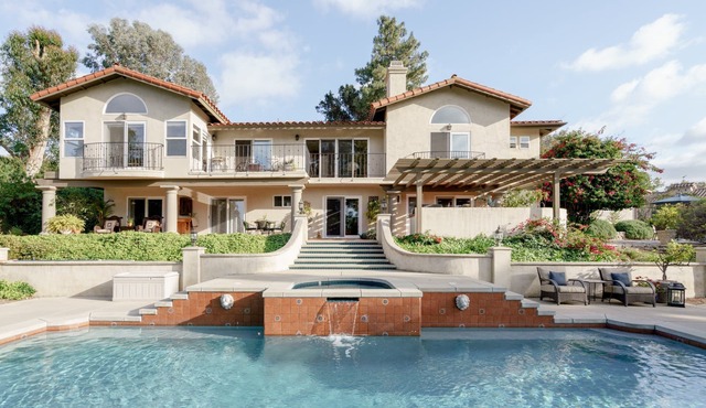 Spacious Private Resort Retreat