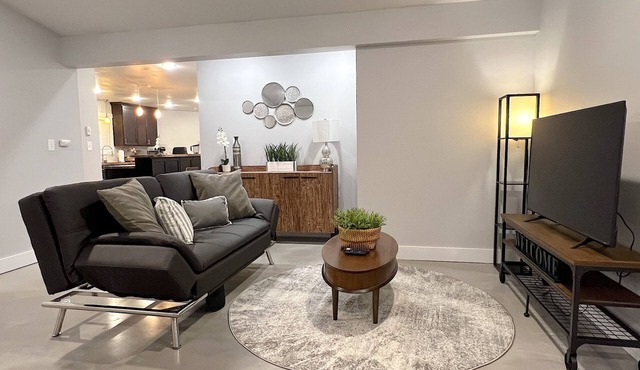 Spacious remodeled rambler near Boeing and Amazon in Everett