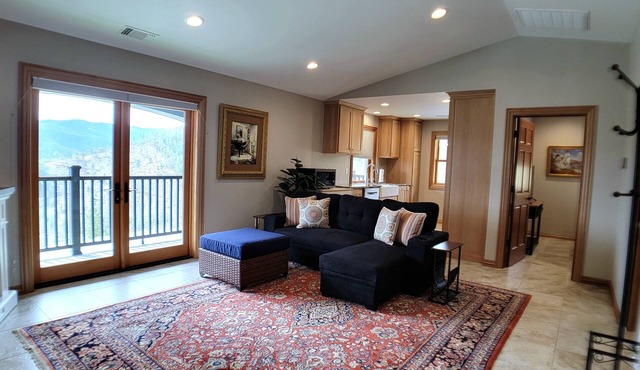 Spacious Villa Studio near Jacksonville, Spectacular Views and Private