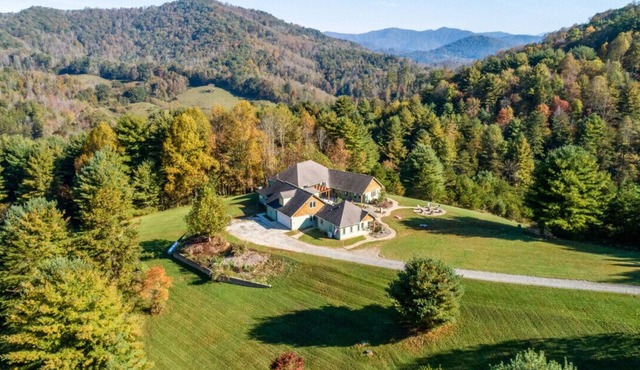 Spring in Mtns Villa at Stony Woods near Asheville Pet Friendly