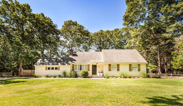 Springs Charming Capehouse