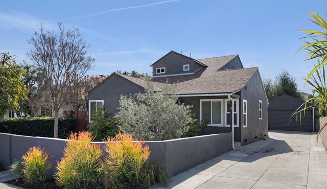 Stunning and Very Private Santa Monica - Great Location!