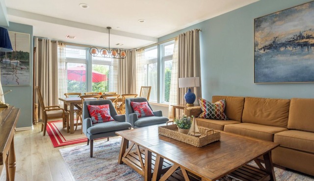 Stunning Beachside Home In Big Apple - Best of Both Worlds!