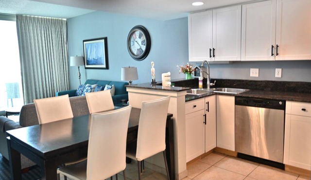 Stunning Ocean Front 2BD/2BA, in Heart of Myrtle Beach New 50” Smart TV