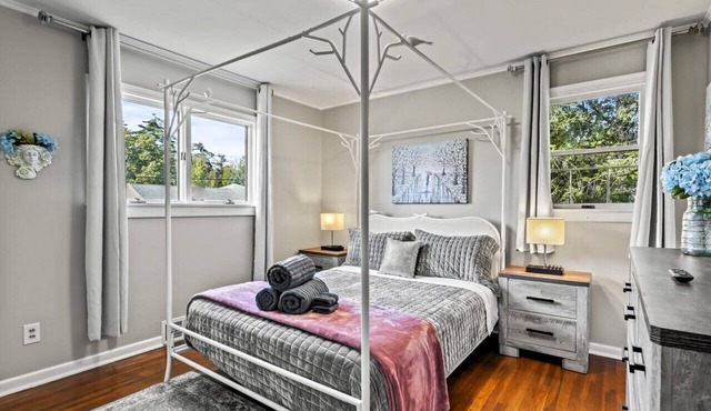 Stylish Clifton Park Home w/Firepit~Sunroom!