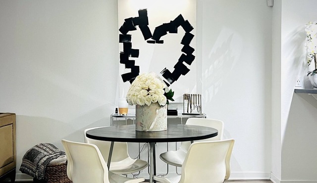 Stylish Miracle Mile Studio