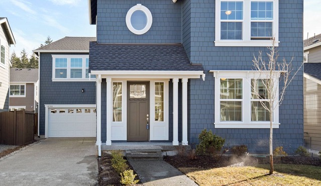 Stylish & Quiet 4Bed & 3Bath Residential Home in Luxury Community