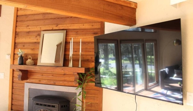 Sunriver Area Adventure Retreat + EV Charger!