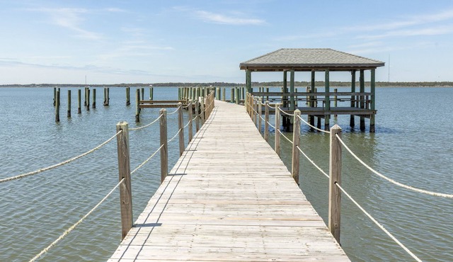 Sunset Bay - Enjoy expansive water views from your private Lanai!