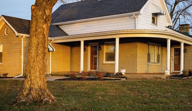 Superb 4-bedroom farmhouse with AC in charming Augusta.