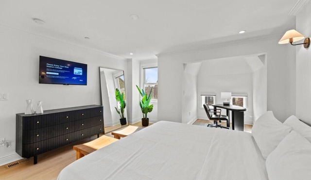 The Adams | West Elm 5BR Townhouse in Bloomingdale