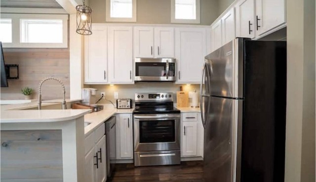 The Barton - Luxury Tiny Home in Austin, TX