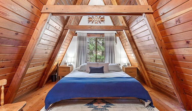 The 'Easy A' Cabin at Rocky Point- Stylish 1960's A-Frame