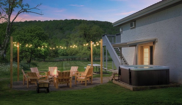 The Hog Mountain Chalet Hot Tub Near Belleayre