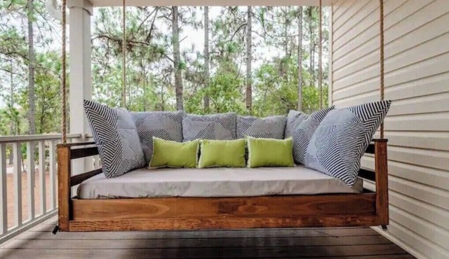 The Perfect Swing - Sleeps 8 with Golden Tee 25, Pool Table, and fire pit