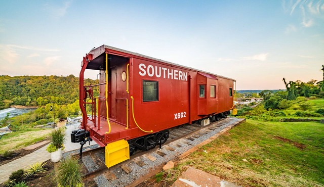 Train Caboose w/River Views <.5 mi to Downtown