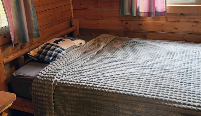 Tranquil 1-bedroom cabin with AC in Allegheny National Forest