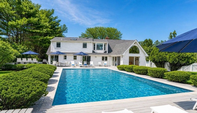 Tranquil Remsenburg Home, Private Heated Pool, An Inviting Escape for.