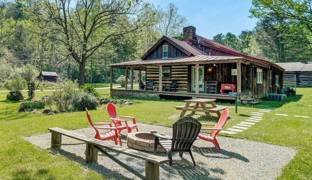 Trout Stream Access! Rural Buchanan Cabin