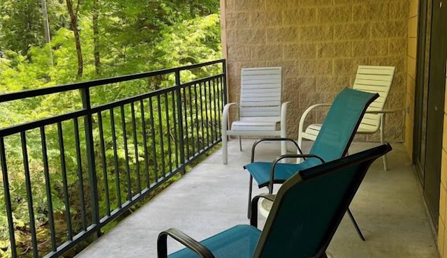 two bedroom condo sleeps 6 persons