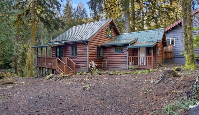 Two charming Creekside cabins: perfect for travelers needing extra privacy.